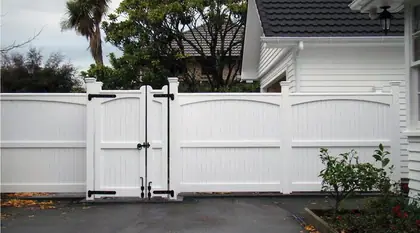 Timber gate SINGLETON, installed on a front fence