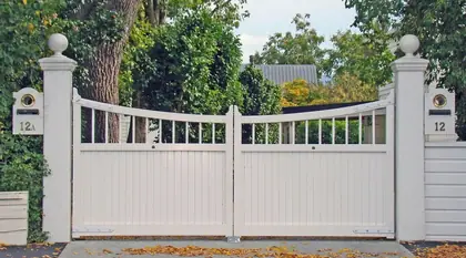 Timber gate ROBE, installed on a front fence