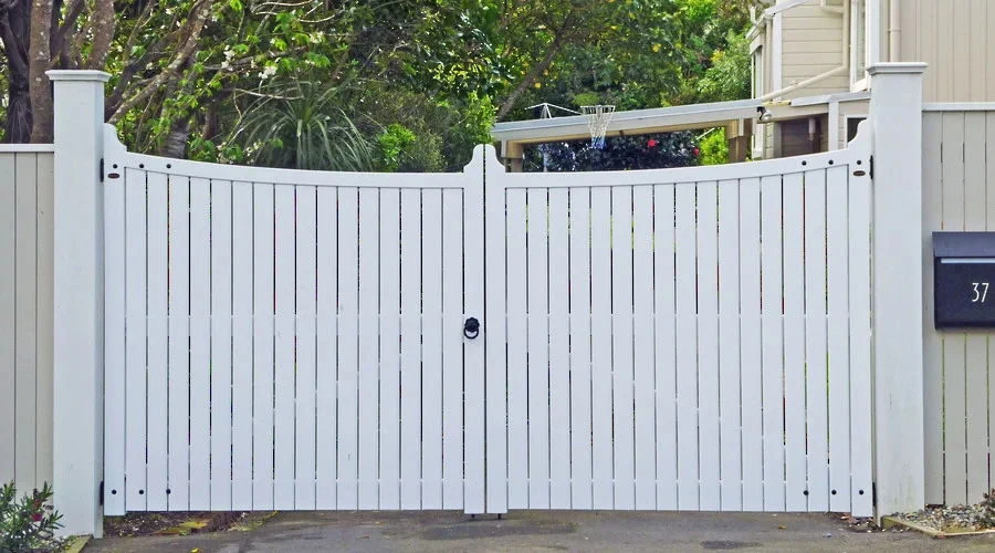 Timber entrance gate