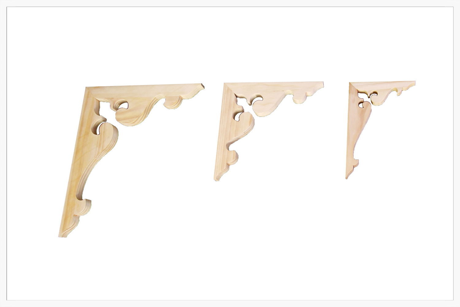 Timber corner bracket CB-6, photographed against white, 440 x 530 mm